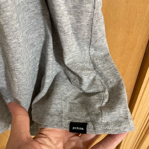 #59-PRANA -clever fox graphic T - Picture 3 of 3